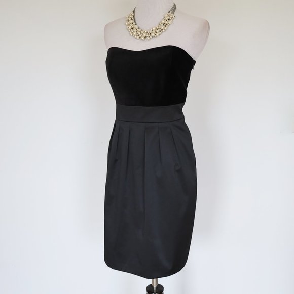 BANANA REPUBLIC Size 4 Black Strapless Cocktail Dress Velvet Satin - Picture 4 of 11